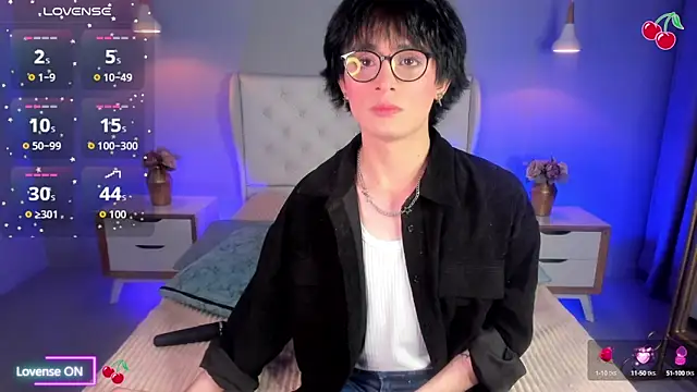 Snapshot of cherryy_boy chatting on 10.12.25 cherryy boy online show from 10.12.25