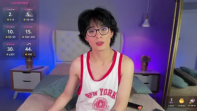 Snapshot of cherryy_boy chatting on 10.27.25 cherryy boy online show from 10.27.25