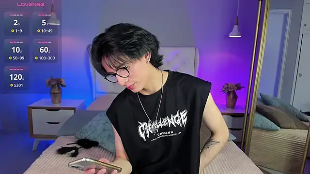 Snapshot of cherryy_boy chatting on 10.29.25 cherryy boy online show from 10.29.25