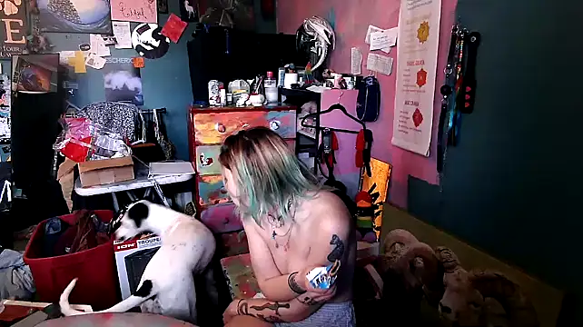 Snapshot of Esteem369 chatting on 02.28.25 Esteem369 online show from 02.28.25