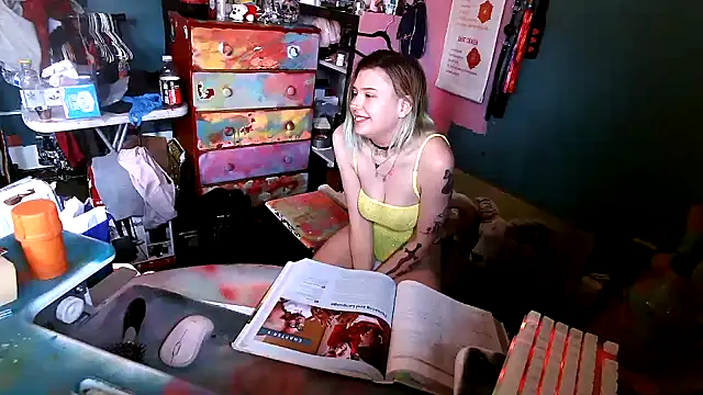 Snapshot of Esteem369 chatting on 03.17.25 Esteem369 online show from 03.17.25