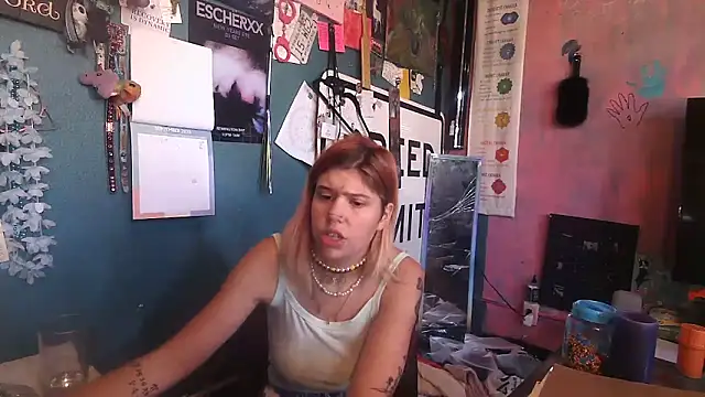 Snapshot of Esteem369 chatting on 09.11.25 Esteem369 online show from 09.11.25