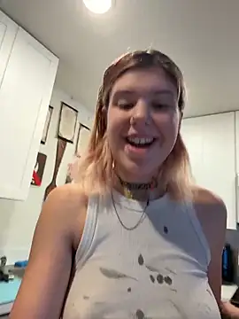 Snapshot of Esteem369 chatting on 10.22.25 Esteem369 online show from 10.22.25