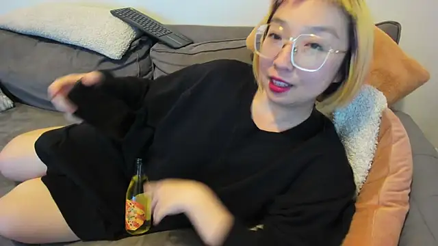 Snapshot of luxgray chatting on 01.01.25 luxgray online show from 01.01.25