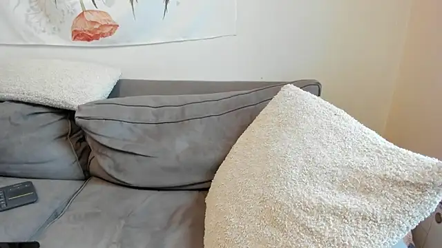 Snapshot of luxgray chatting on 02.20.25 luxgray online show from 02.20.25