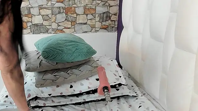 brithanyadams23 online show from 09.14.25