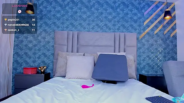 NiiaMoore online show from 03.13.25