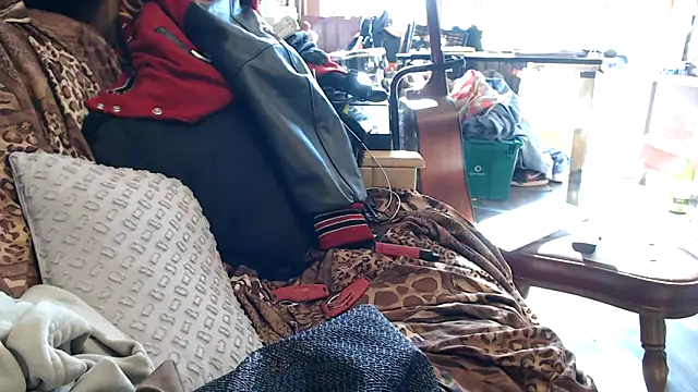 tongueispowerr6d9 online show from 12.31.24