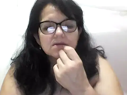 Snapshot of kassandra02 chatting on 01.12.25 kassandra02 online show from 01.12.25