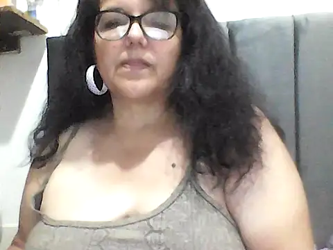 Snapshot of kassandra02 chatting on 09.10.25 kassandra02 online show from 09.10.25
