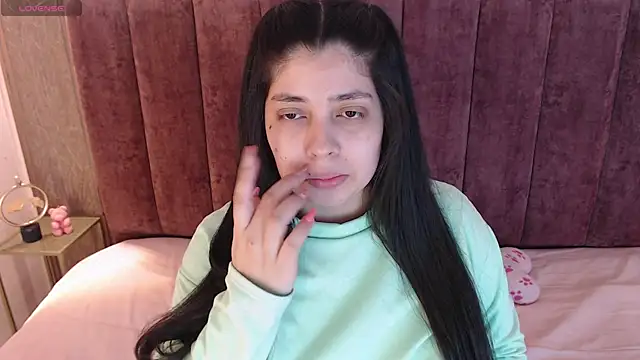 Snapshot of AgathaLynx chatting on 03.10.25 AgathaLynx online show from 03.10.25