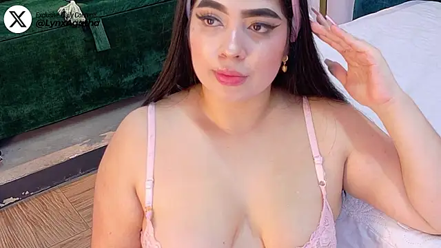 Snapshot of AgathaLynx chatting on 09.20.25 AgathaLynx online show from 09.20.25