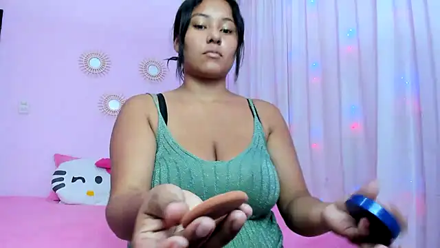 Snapshot of ariel_milk chatting on 03.01.25 ariel milk online show from 03.01.25