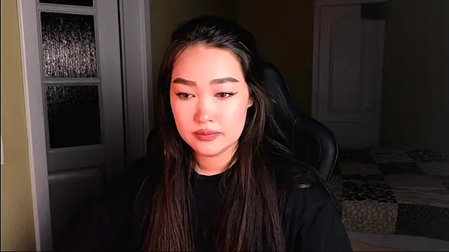 Snapshot of Erica_Wayne chatting on 02.14.25 Erica Wayne online show from 02.14.25