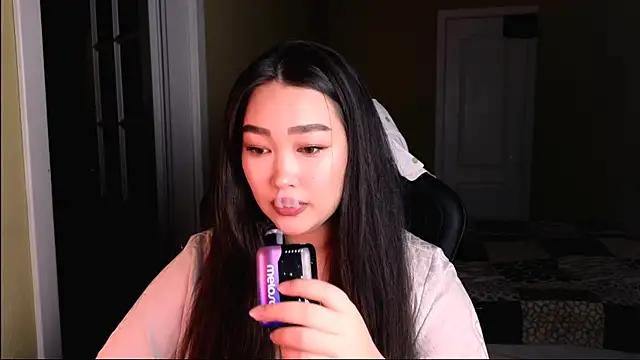 Snapshot of Erica_Wayne chatting on 03.11.25 Erica Wayne online show from 03.11.25