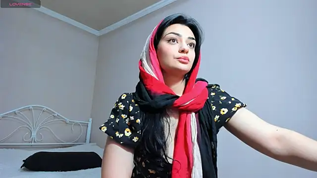 Snapshot of _cleopattra_ chatting on 12.23.24 cleopattra online show from 12.23.24