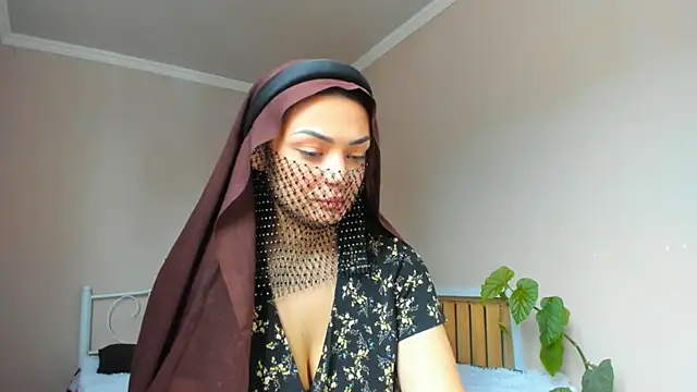  cleopattra  online show from 12.15.25