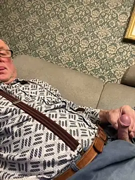 Snapshot of oldgayman chatting on 10.07.25 oldgayman online show from 10.07.25