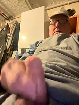 Snapshot of oldgayman chatting on 10.25.25 oldgayman online show from 10.25.25