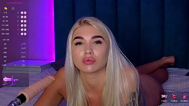 Snapshot of DreamPussyy chatting on 02.19.25 DreamPussyy online show from 02.19.25