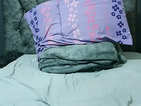 Snapshot of horny_tasha chatting on 02.18.26 horny tasha online show from 02.18.26