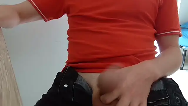 Snapshot of Volpe95a chatting on 10.30.25 Volpe95a online show from 10.30.25