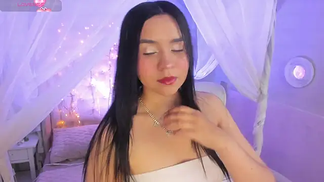 Snapshot of Hanna__Becker_ chatting on 03.05.25 Hanna Becker online show from 03.05.25