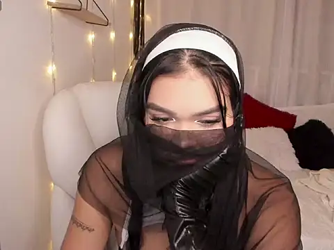 Snapshot of Daisy_20x_ chatting on 10.20.25 Daisy 20x online show from 10.20.25