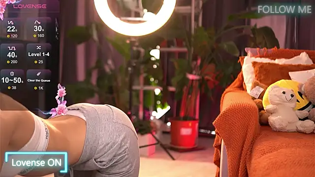 EmilyRaymont online show from 11.24.25