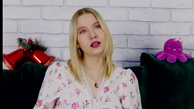 LiliLinn online show from 12.27.24