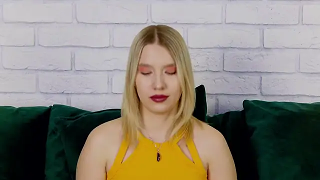 LiliLinn online show from 01.21.25