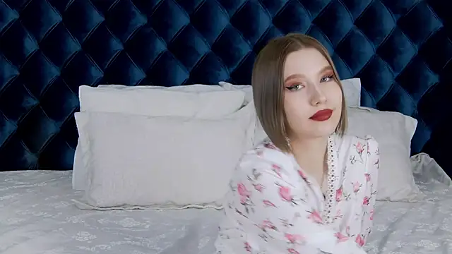 LiliLinn online show from 01.24.25