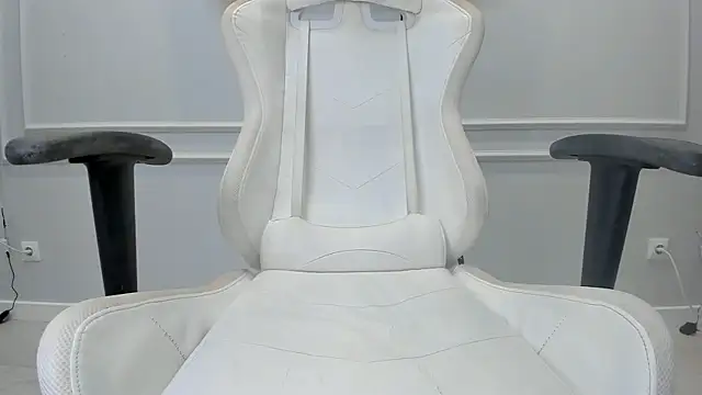 Snapshot of Miwa_Kasumi chatting on 12.14.24 Miwa Kasumi online show from 12.14.24