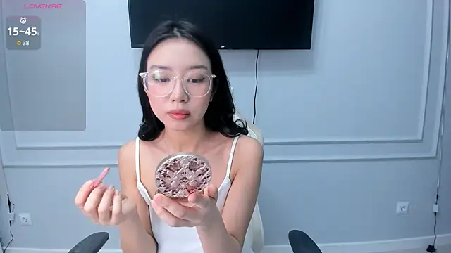 Snapshot of Miwa_Kasumi chatting on 02.03.25 Miwa Kasumi online show from 02.03.25