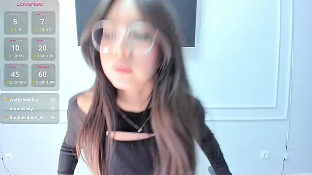 Snapshot of Miwa_Kasumi chatting on 03.07.25 Miwa Kasumi online show from 03.07.25