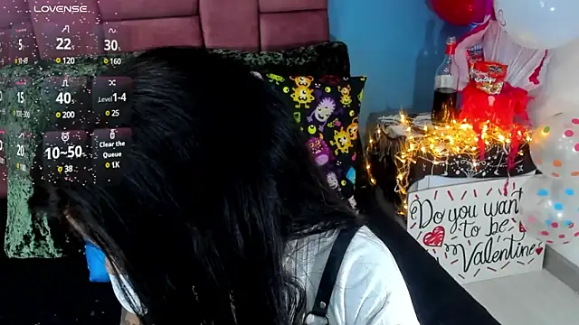 Snapshot of NinaInk chatting on 02.15.25 NinaInk online show from 02.15.25
