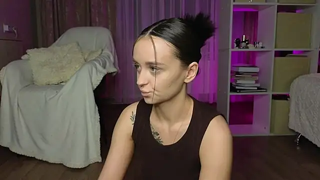 Snapshot of Katy_perry_ chatting on 01.23.25 Katy perry online show from 01.23.25
