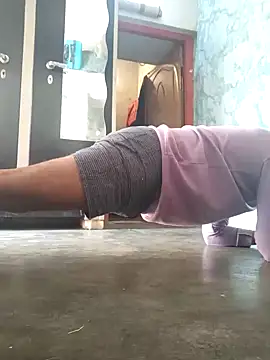 Snapshot of wildboy_simon chatting on 12.15.24 wildboy simon online show from 12.15.24