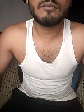 Snapshot of wildboy_simon chatting on 03.04.25 wildboy simon online show from 03.04.25