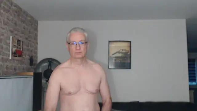 Snapshot of Goduleur69 chatting on 10.29.25 Goduleur69 online show from 10.29.25