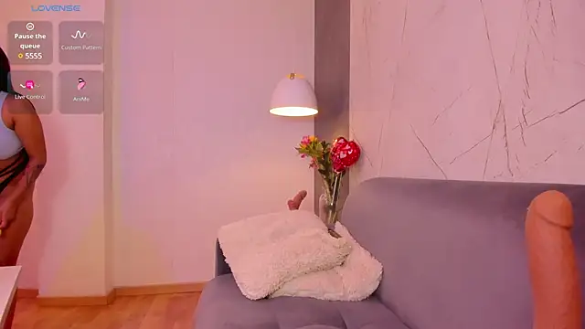 Snapshot of ElaEndez_ chatting on 03.19.25 ElaEndez online show from 03.19.25