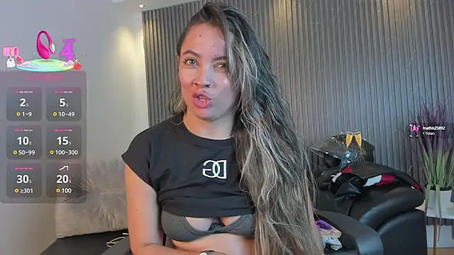 Snapshot of Alessia_Taylorr chatting on 02.22.25 Alessia Taylorr online show from 02.22.25