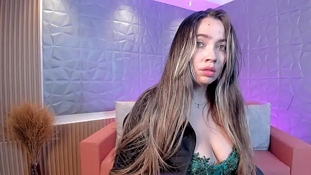 Snapshot of Alessia_Taylorr chatting on 02.25.25 Alessia Taylorr online show from 02.25.25