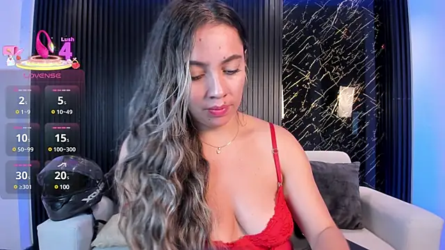 Snapshot of Alessia_Taylorr chatting on 03.06.25 Alessia Taylorr online show from 03.06.25