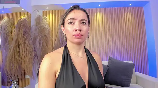 Snapshot of Alessia_Taylorr chatting on 03.12.25 Alessia Taylorr online show from 03.12.25