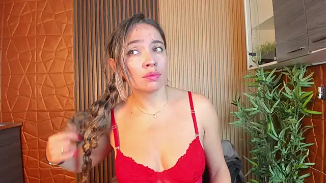 Snapshot of Alessia_Taylorr chatting on 03.14.25 Alessia Taylorr online show from 03.14.25