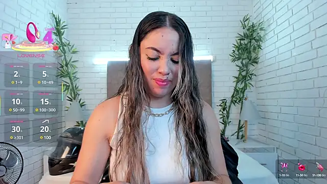 Snapshot of Alessia_Taylorr chatting on 03.19.25 Alessia Taylorr online show from 03.19.25