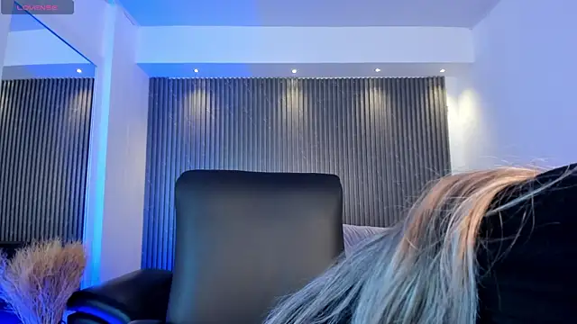 Snapshot of Alessia_Taylorr chatting on 09.10.25 Alessia Taylorr online show from 09.10.25