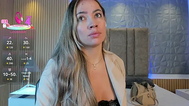 Snapshot of Alessia_Taylorr chatting on 09.12.25 Alessia Taylorr online show from 09.12.25