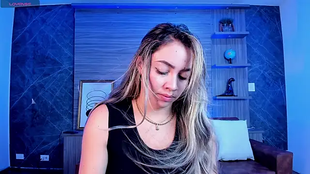 Snapshot of Alessia_Taylorr chatting on 09.18.25 Alessia Taylorr online show from 09.18.25